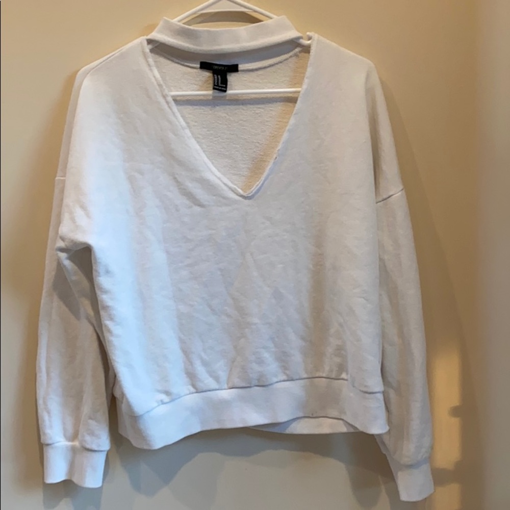 V-neck / high neck crewneck sweatshirt
